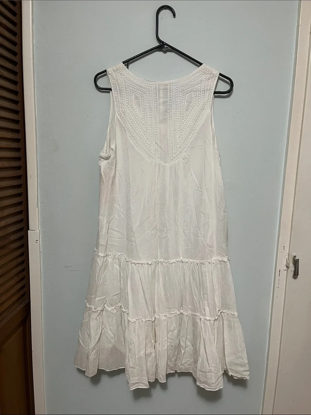 Sleeveless White Tiered Midi Dress with Embroidery - Picture 3 of 5